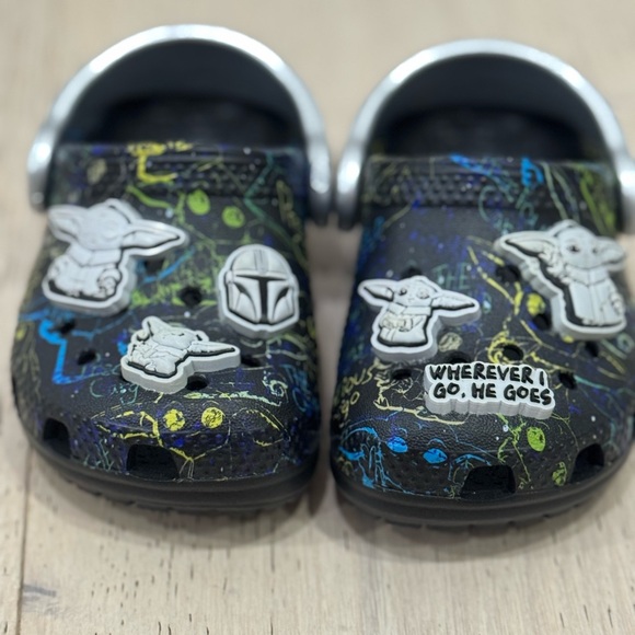 NEW Crocs x Disney Star Wars Mandalorian The Child Clog Shoes Baby C 4 Slip On - Picture 2 of 4